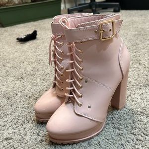 Shoe dazzle light pink booties